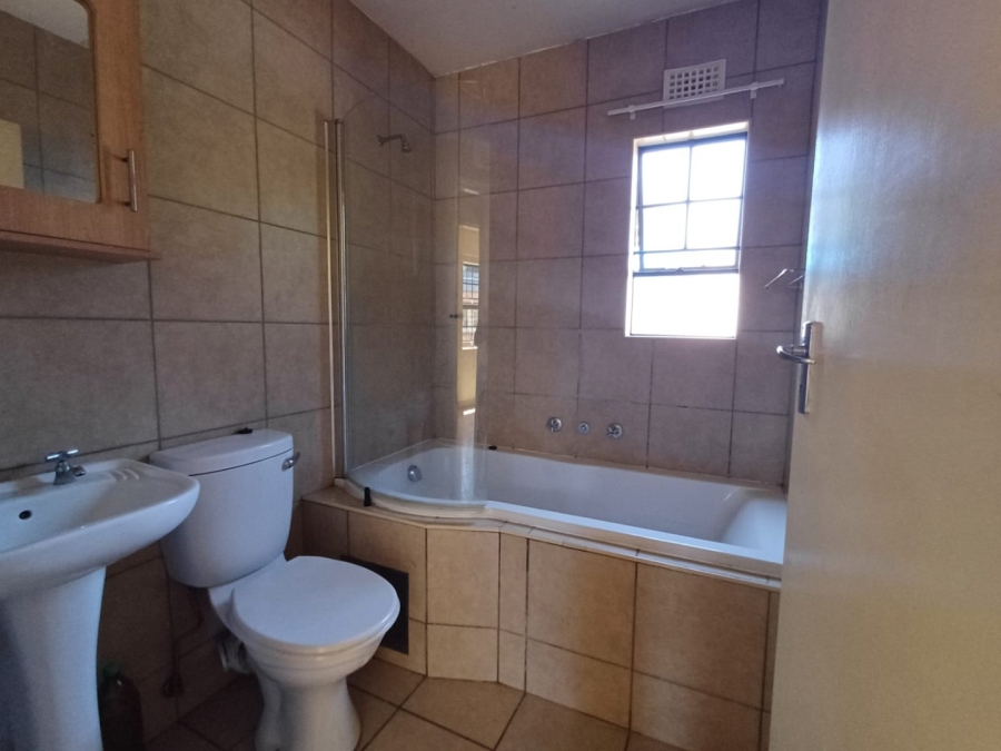 To Let 2 Bedroom Property for Rent in Chantelle Gauteng