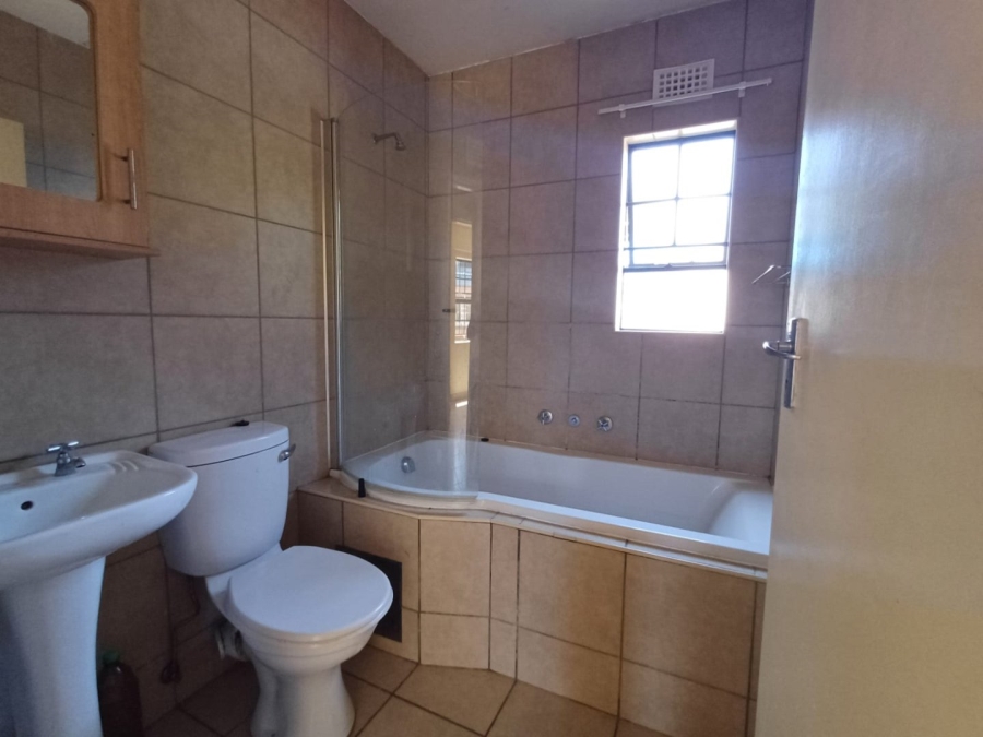 To Let 2 Bedroom Property for Rent in Chantelle Gauteng