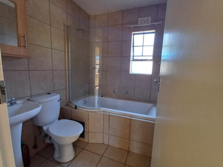 To Let 2 Bedroom Property for Rent in Chantelle Gauteng