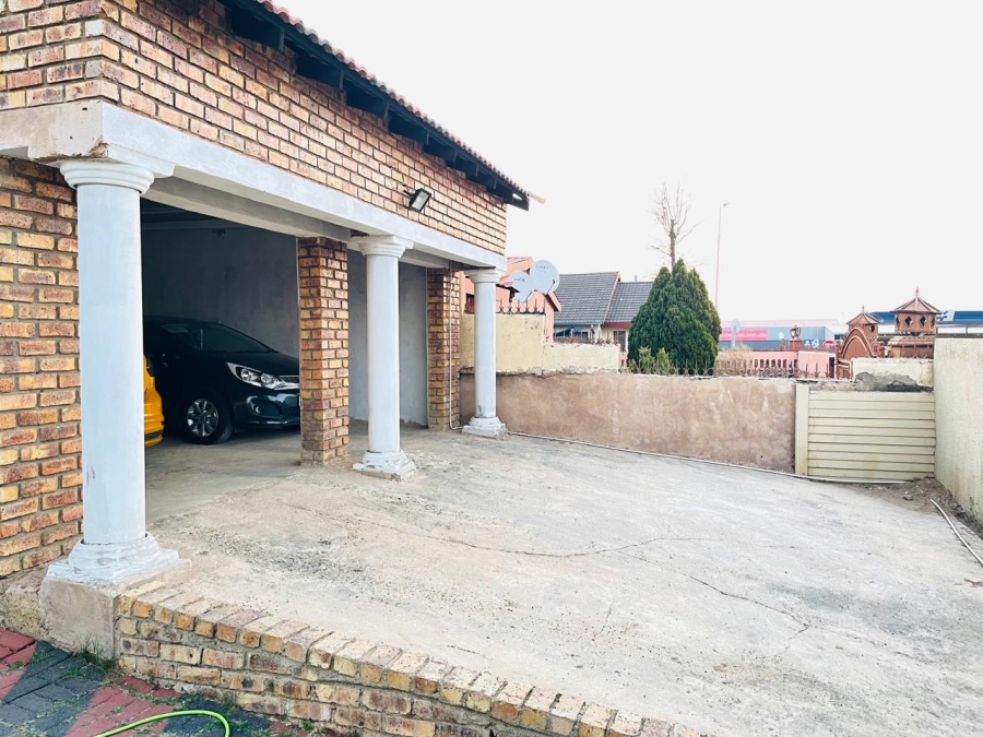 4 Bedroom Property for Sale in Soshanguve H Gauteng