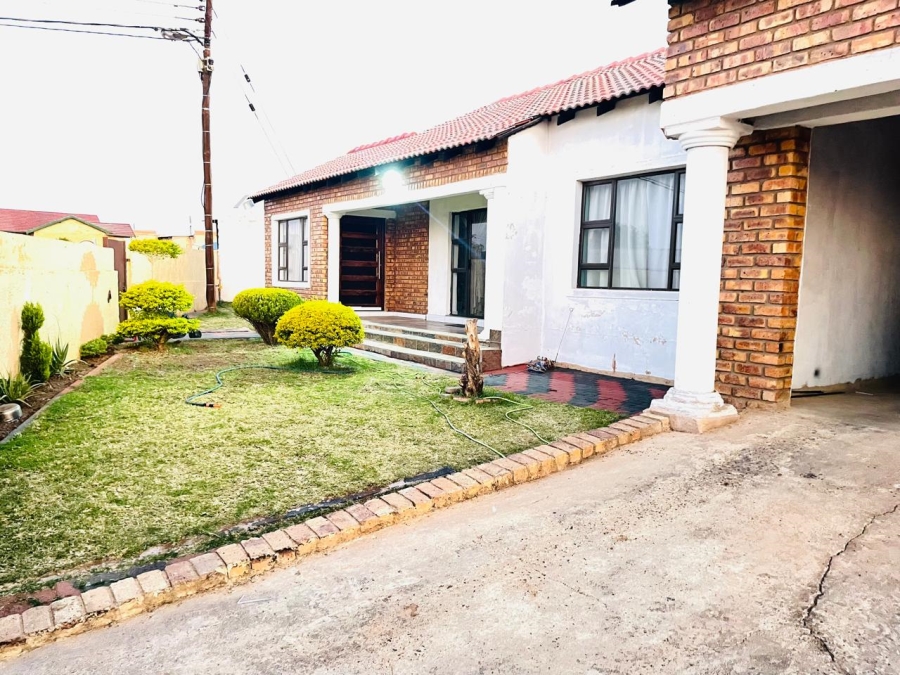 4 Bedroom Property for Sale in Soshanguve H Gauteng