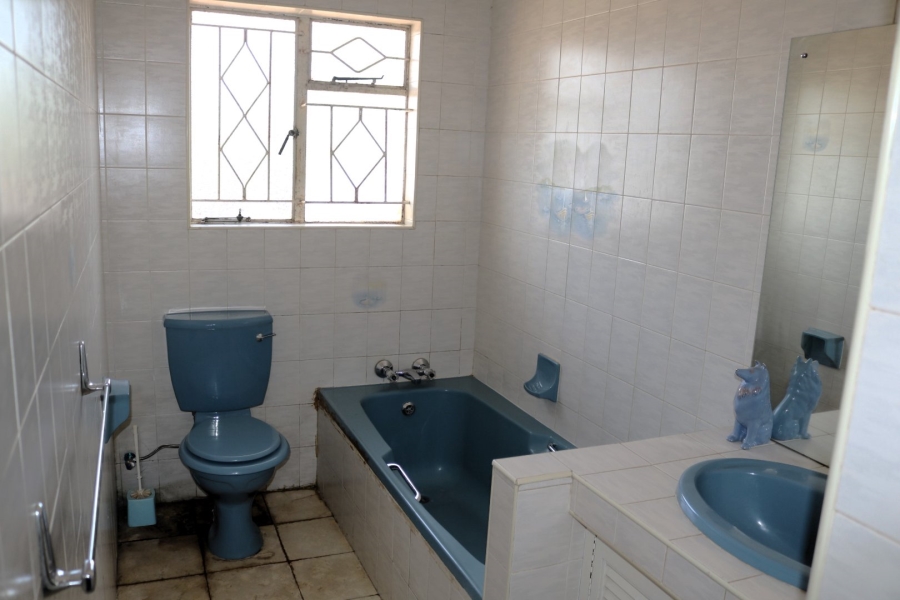 6 Bedroom Property for Sale in Schoongezicht Gauteng