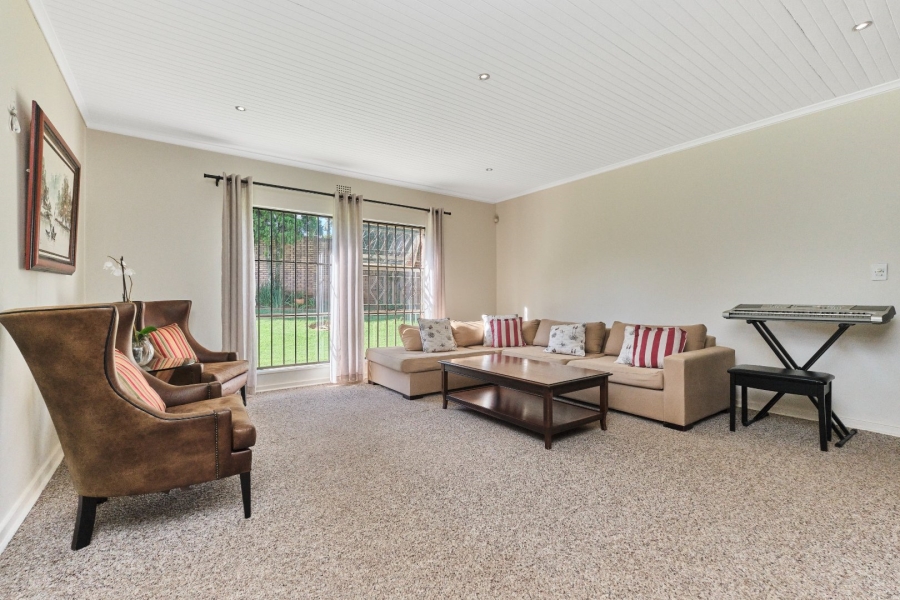 5 Bedroom Property for Sale in Constantia Kloof Gauteng