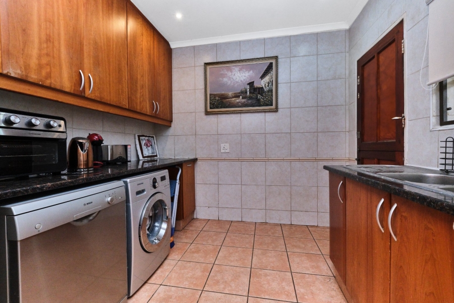 5 Bedroom Property for Sale in Constantia Kloof Gauteng