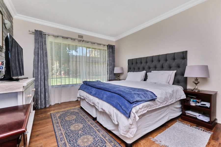 5 Bedroom Property for Sale in Constantia Kloof Gauteng