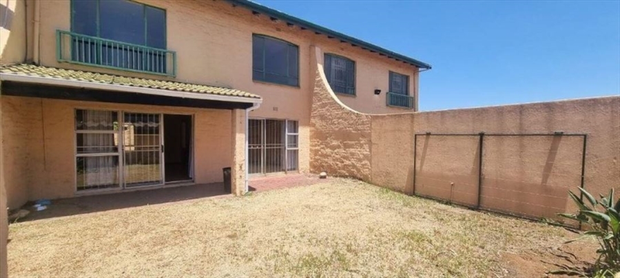 3 Bedroom Property for Sale in Aston Manor Gauteng