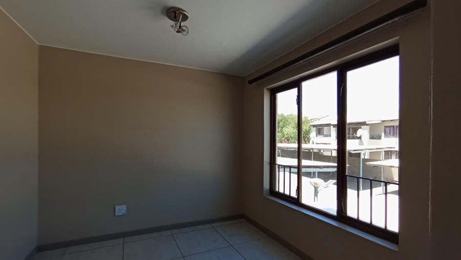 2 Bedroom Property for Sale in Vorna Valley Gauteng