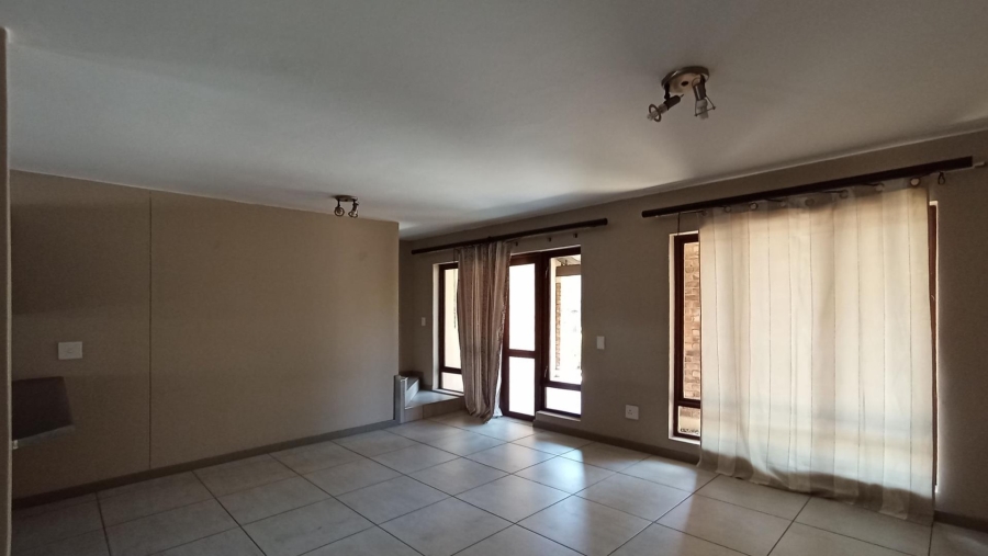 2 Bedroom Property for Sale in Vorna Valley Gauteng