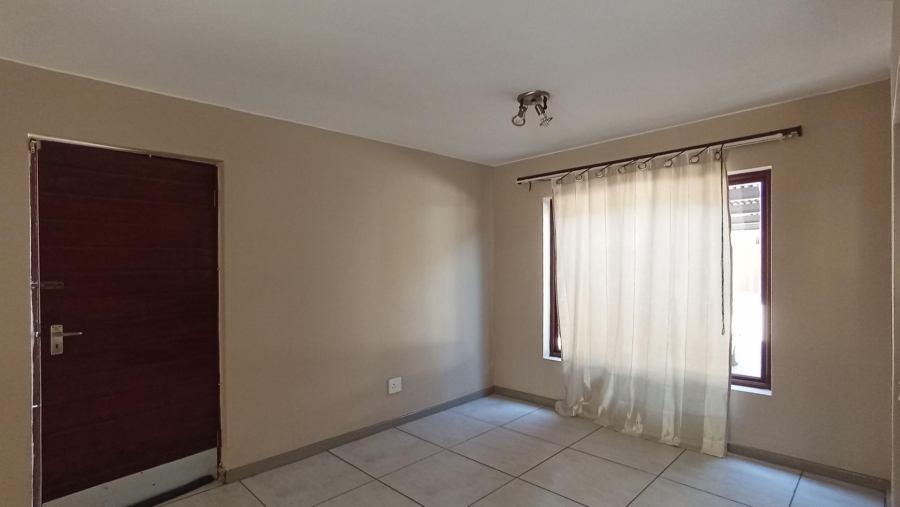 2 Bedroom Property for Sale in Vorna Valley Gauteng