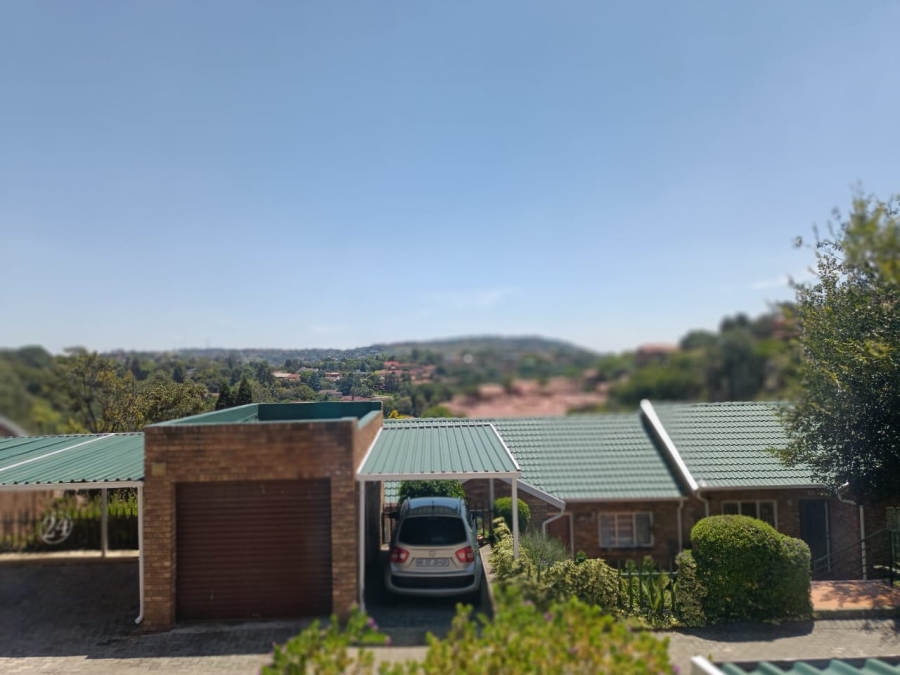 2 Bedroom Property for Sale in Helderkruin Gauteng