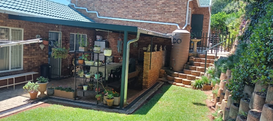 2 Bedroom Property for Sale in Helderkruin Gauteng