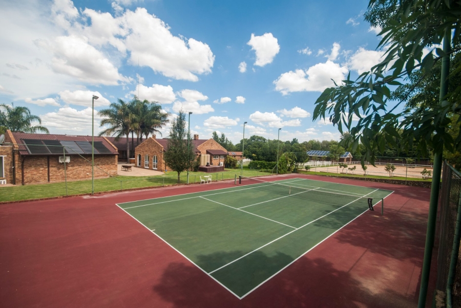 6 Bedroom Property for Sale in Randjesfontein A H Gauteng