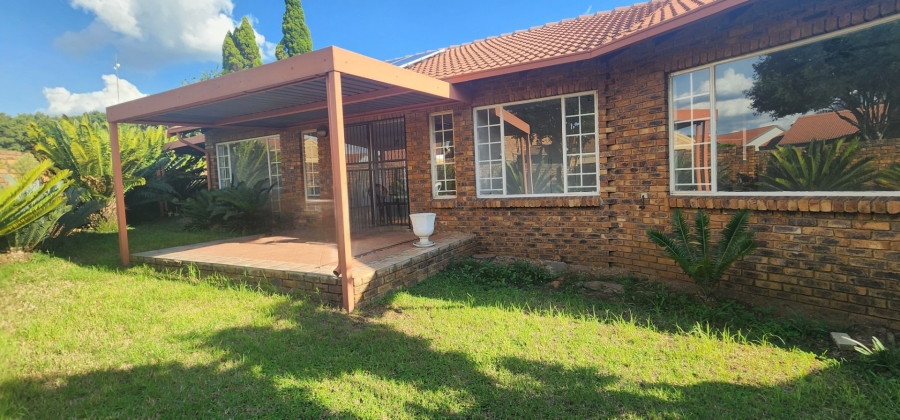 To Let 3 Bedroom Property for Rent in Amberfield Glen Gauteng