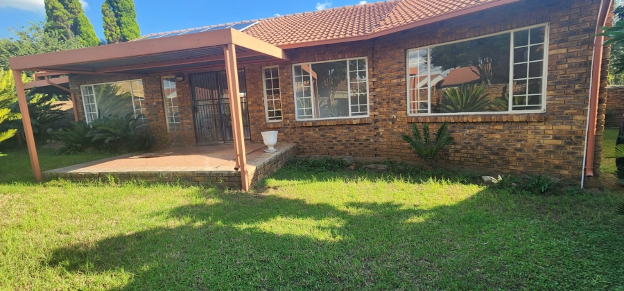 To Let 3 Bedroom Property for Rent in Amberfield Glen Gauteng