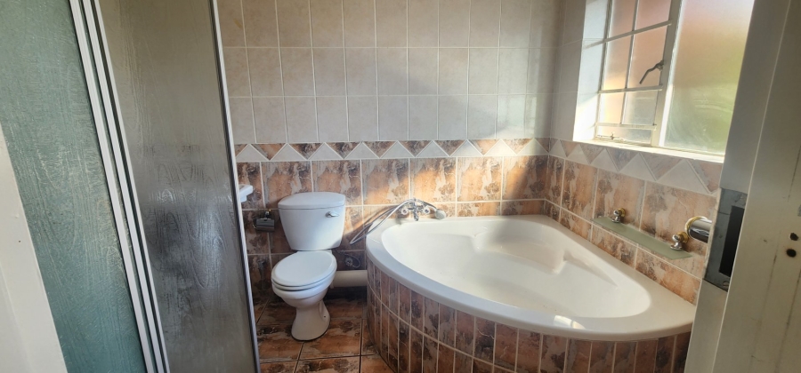 To Let 3 Bedroom Property for Rent in Amberfield Glen Gauteng