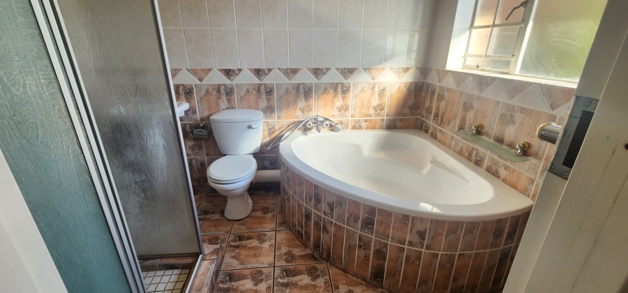 To Let 3 Bedroom Property for Rent in Amberfield Glen Gauteng