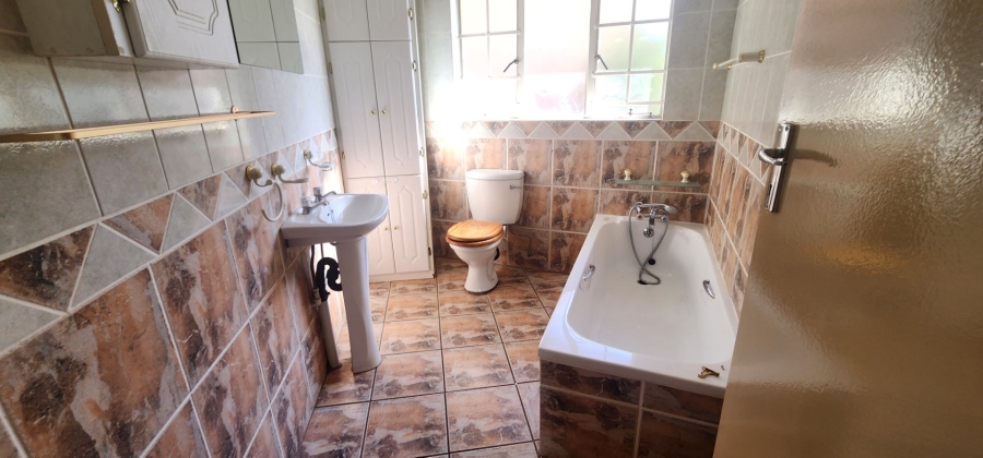 To Let 3 Bedroom Property for Rent in Amberfield Glen Gauteng