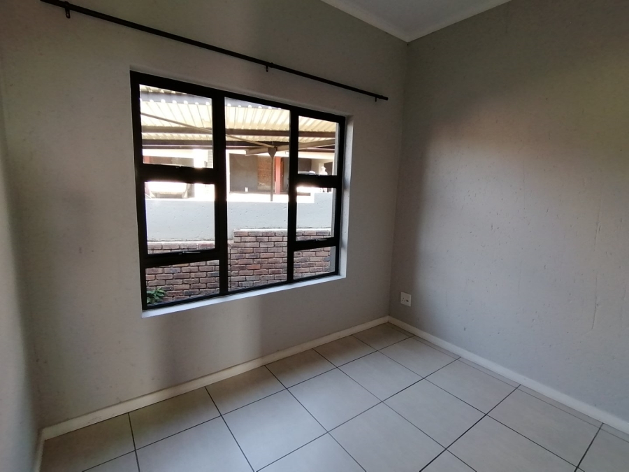 To Let  Bedroom Property for Rent in Florida Hills Gauteng