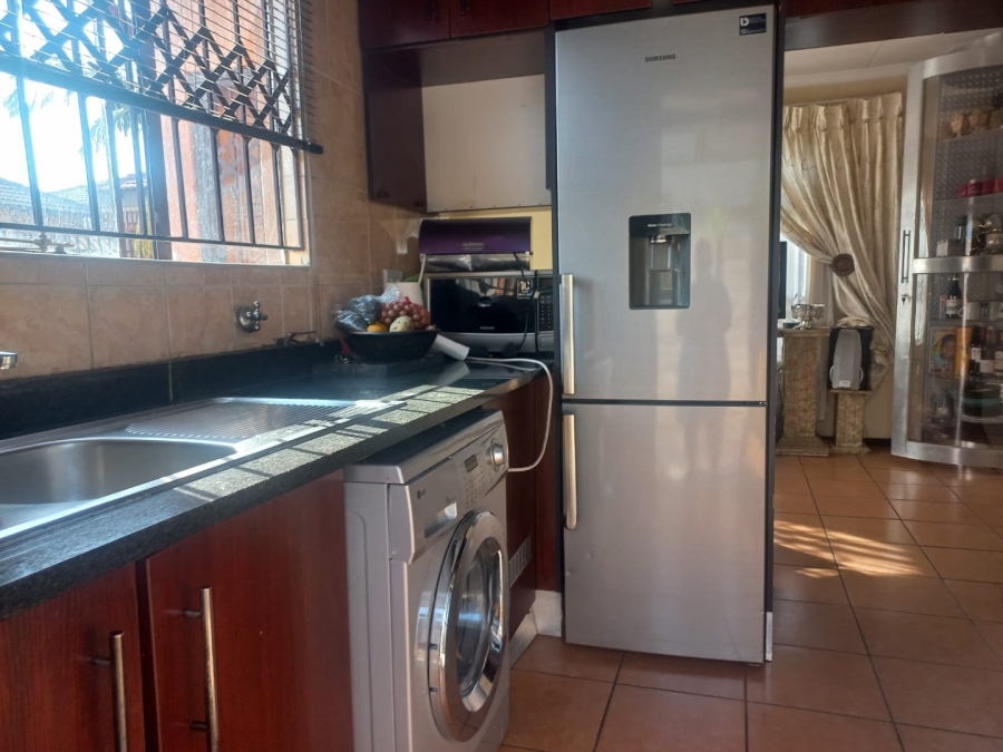 To Let 3 Bedroom Property for Rent in Lotus Gardens Gauteng