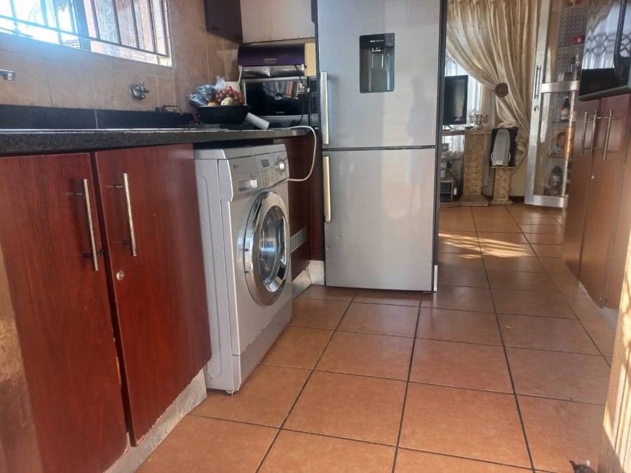 To Let 3 Bedroom Property for Rent in Lotus Gardens Gauteng