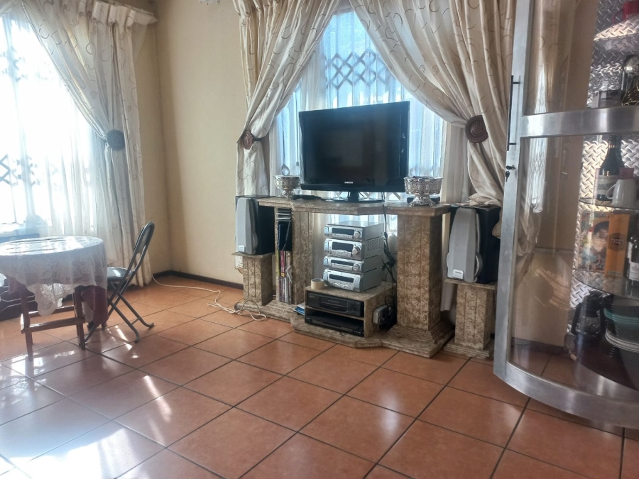 To Let 3 Bedroom Property for Rent in Lotus Gardens Gauteng