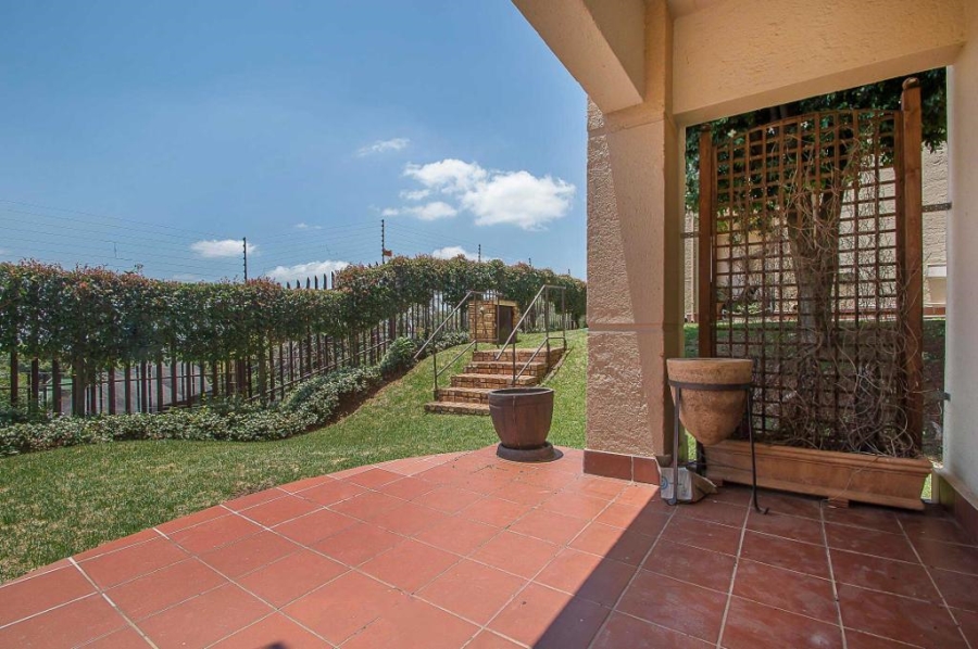 2 Bedroom Property for Sale in Constantia Kloof Gauteng