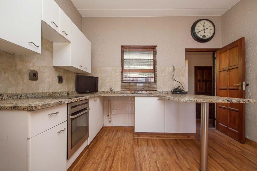 2 Bedroom Property for Sale in Constantia Kloof Gauteng