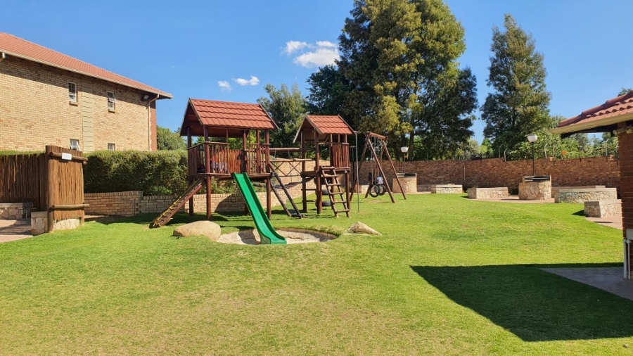 3 Bedroom Property for Sale in Erand Gardens Gauteng