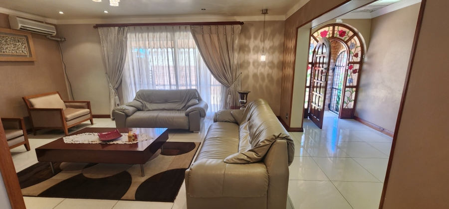 4 Bedroom Property for Sale in Laudium Gauteng