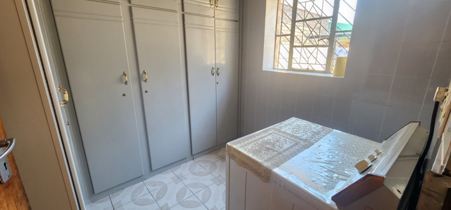 4 Bedroom Property for Sale in Laudium Gauteng