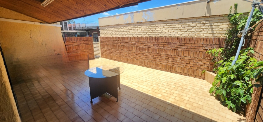 4 Bedroom Property for Sale in Laudium Gauteng