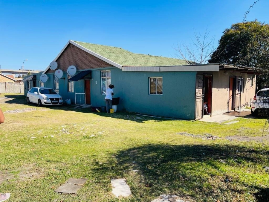 6 Bedroom Property for Sale in Rhodesfield Gauteng