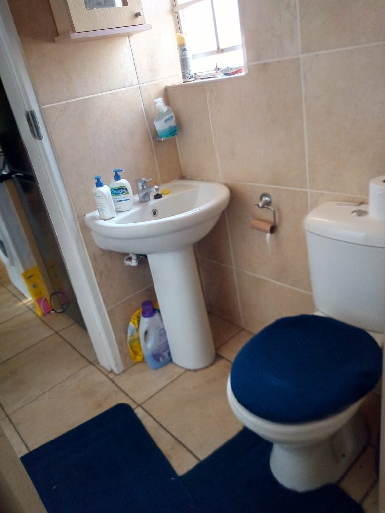 To Let 1 Bedroom Property for Rent in Andeon Gauteng