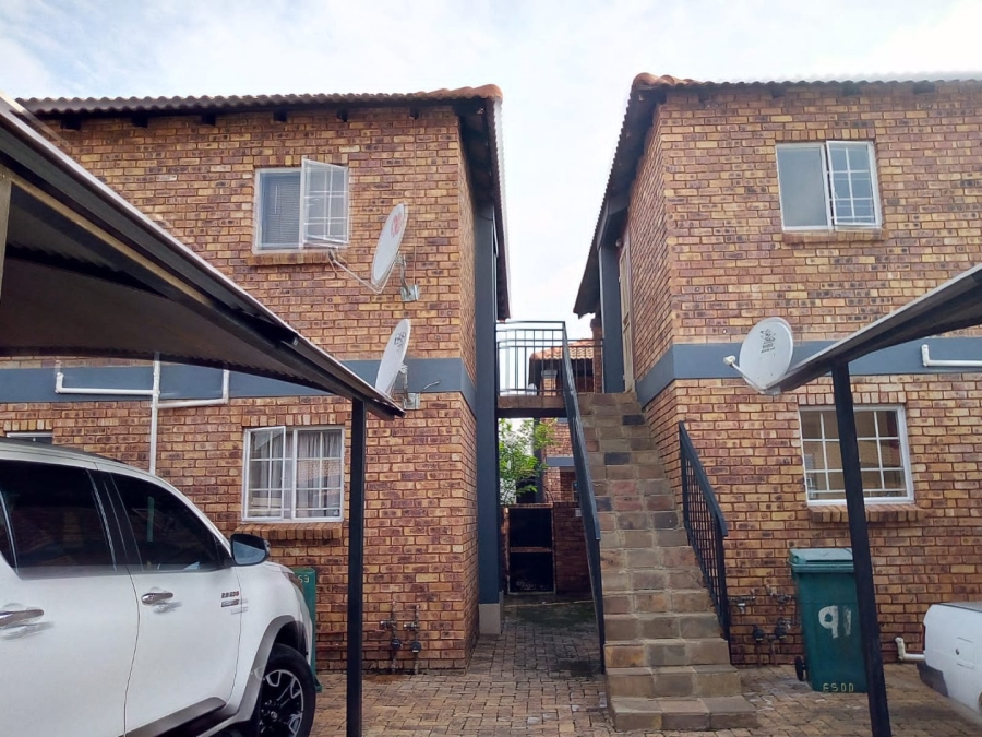 To Let 1 Bedroom Property for Rent in Andeon Gauteng