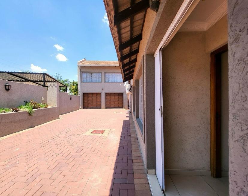 4 Bedroom Property for Sale in Country View Gauteng