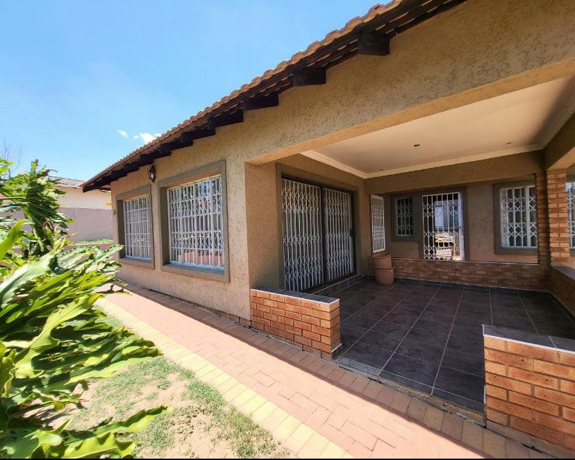 4 Bedroom Property for Sale in Country View Gauteng