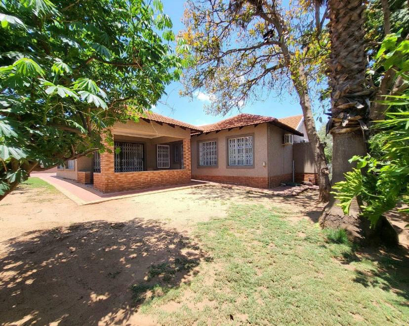 4 Bedroom Property for Sale in Country View Gauteng