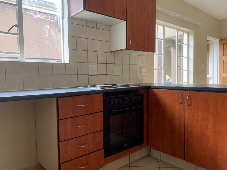 To Let 2 Bedroom Property for Rent in Halfway Gardens Gauteng