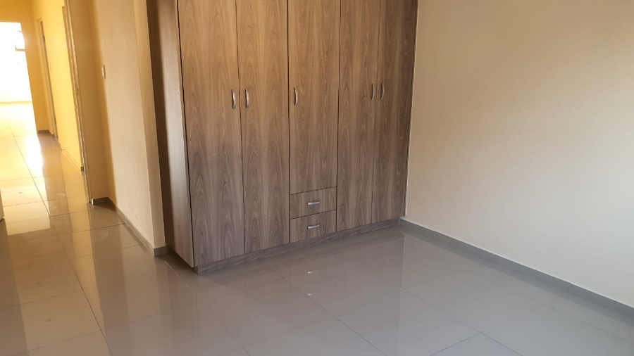 To Let 3 Bedroom Property for Rent in Robertsham Gauteng