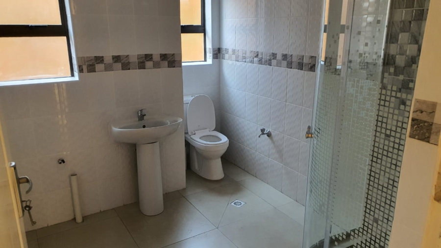 To Let 3 Bedroom Property for Rent in Robertsham Gauteng