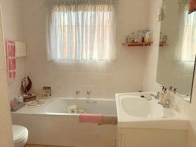2 Bedroom Property for Sale in Honeydew Grove Gauteng