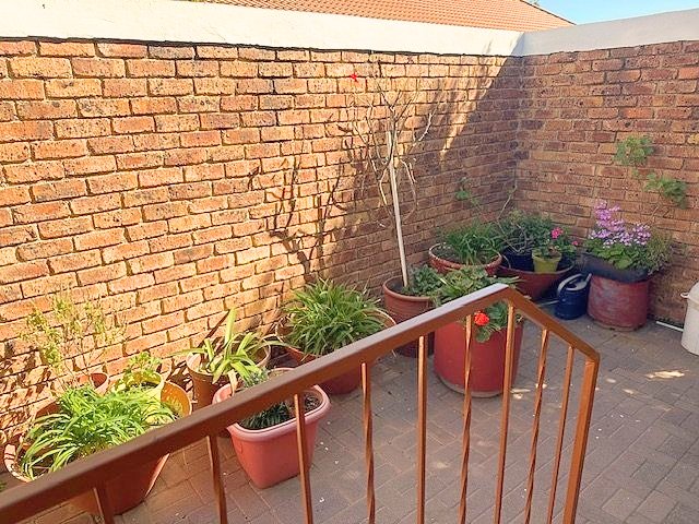 2 Bedroom Property for Sale in Honeydew Grove Gauteng