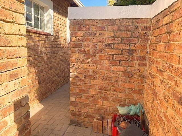 2 Bedroom Property for Sale in Honeydew Grove Gauteng