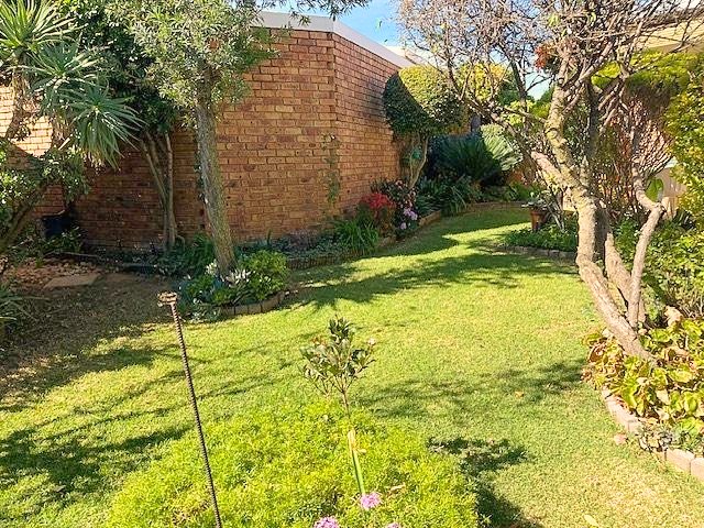 2 Bedroom Property for Sale in Honeydew Grove Gauteng