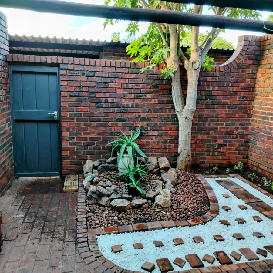 3 Bedroom Property for Sale in Queenswood Gauteng