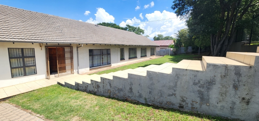 8 Bedroom Property for Sale in Erasmia Gauteng