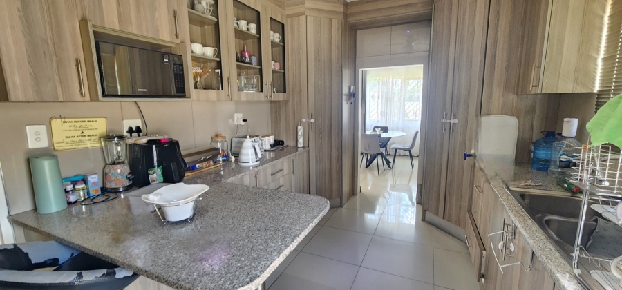 8 Bedroom Property for Sale in Erasmia Gauteng