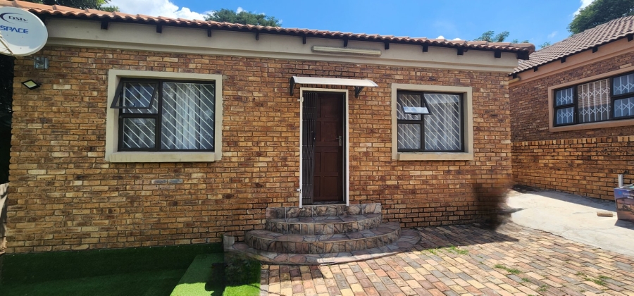 8 Bedroom Property for Sale in Erasmia Gauteng