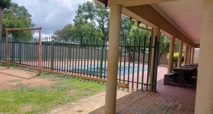 2 Bedroom Property for Sale in Comet Gauteng