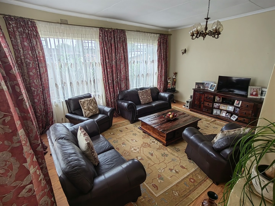 5 Bedroom Property for Sale in Sophiatown Gauteng